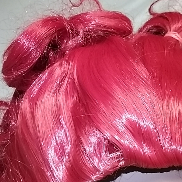 WIG - Picture 3 of 8